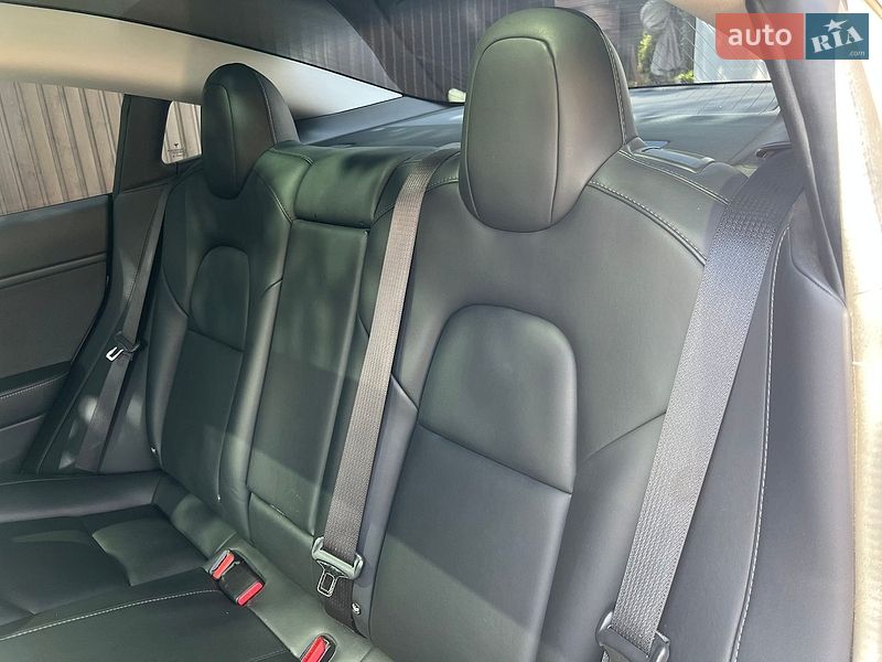 Седан Tesla Model 3 2018 в Киеве