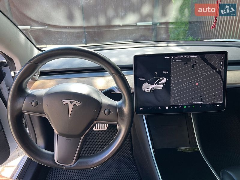 Седан Tesla Model 3 2018 в Киеве