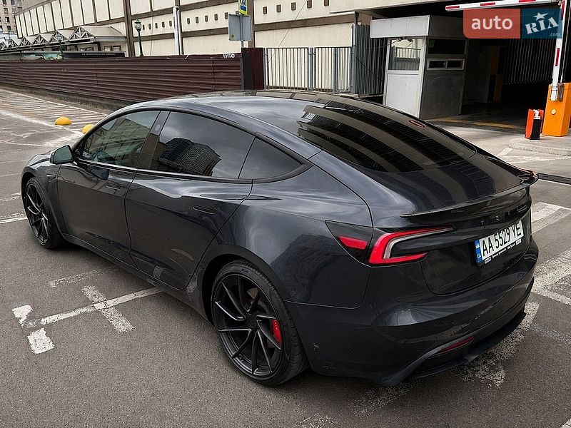 Седан Tesla Model 3 2024 в Києві