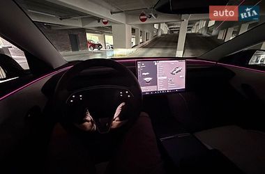Седан Tesla Model 3 2024 в Києві