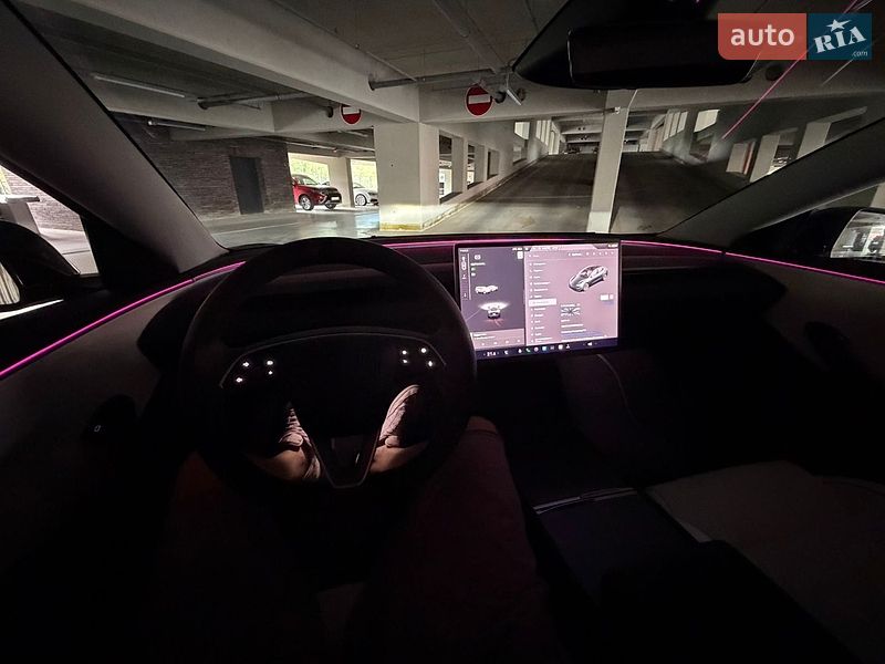 Седан Tesla Model 3 2024 в Києві