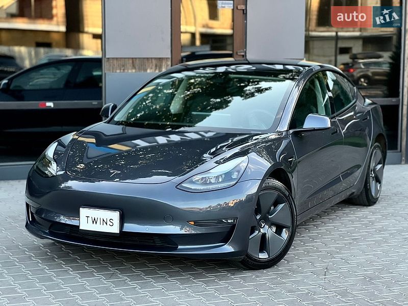 Седан Tesla Model 3 2022 в Одессе