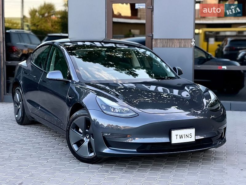Седан Tesla Model 3 2022 в Одессе