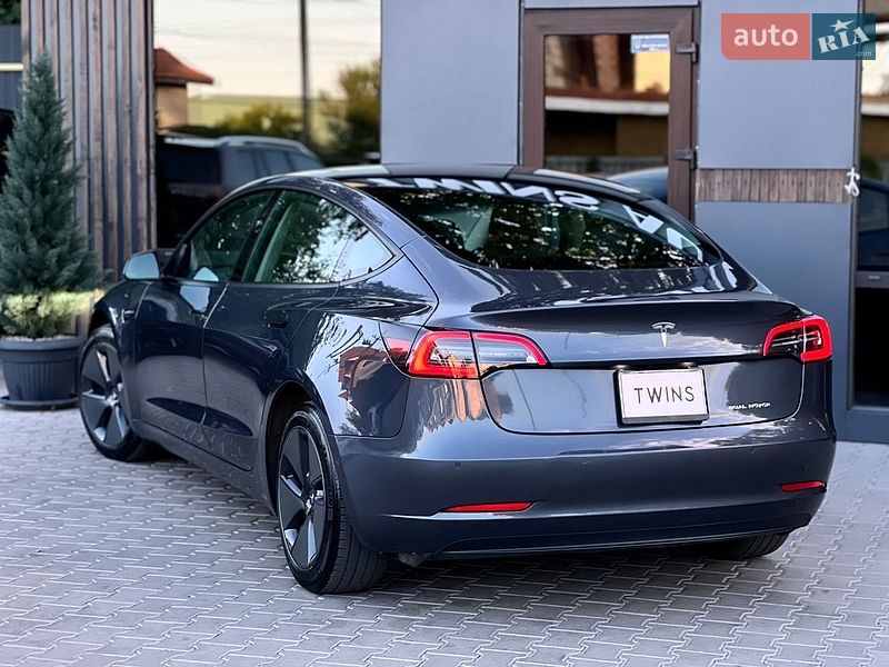 Седан Tesla Model 3 2022 в Одессе