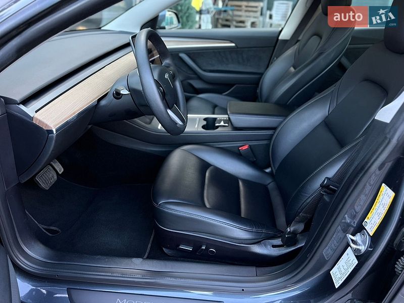 Седан Tesla Model 3 2022 в Одессе