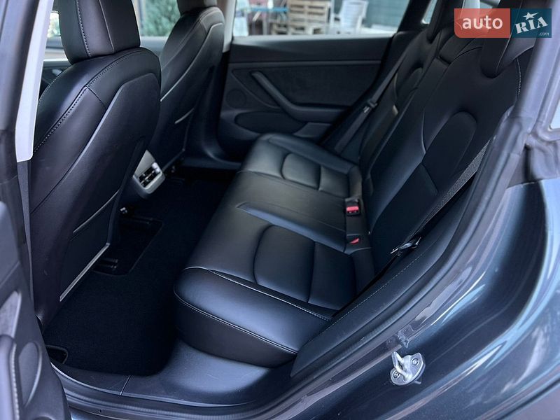 Седан Tesla Model 3 2022 в Одессе