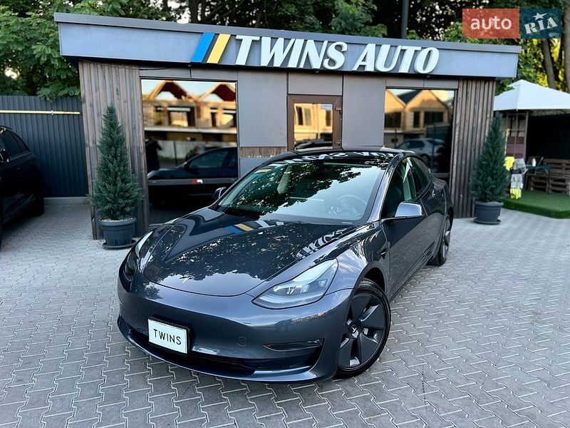 Седан Tesla Model 3 2022 в Одессе