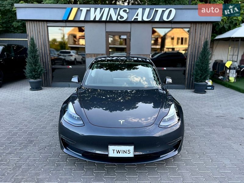 Седан Tesla Model 3 2022 в Одессе