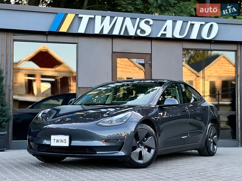 Седан Tesla Model 3 2022 в Одессе