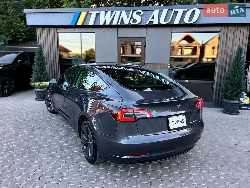 Седан Tesla Model 3 2022 в Одессе