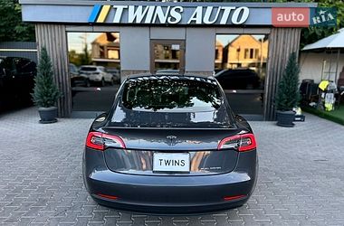 Седан Tesla Model 3 2022 в Одесі