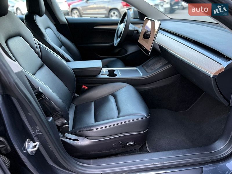 Седан Tesla Model 3 2022 в Одессе
