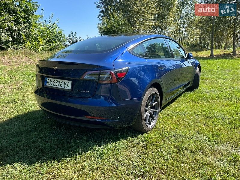 Седан Tesla Model 3 2023 в Краснокутську