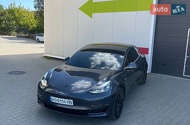 Седан Tesla Model 3 2018 в Ужгороде