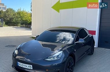Седан Tesla Model 3 2018 в Ужгороде