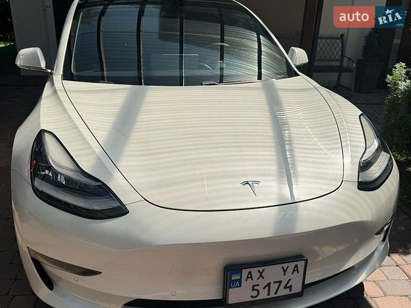 Седан Tesla Model 3 2020 в Харкові