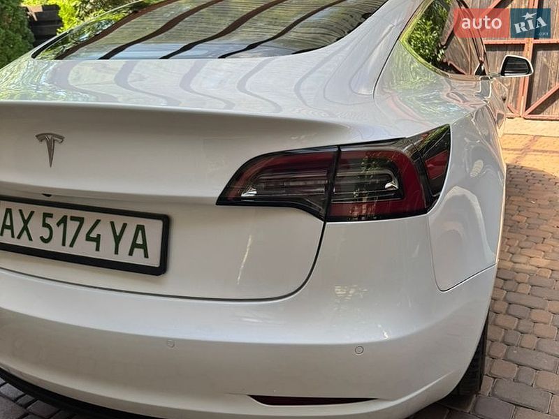 Седан Tesla Model 3 2020 в Харкові