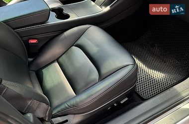 Седан Tesla Model 3 2020 в Харкові