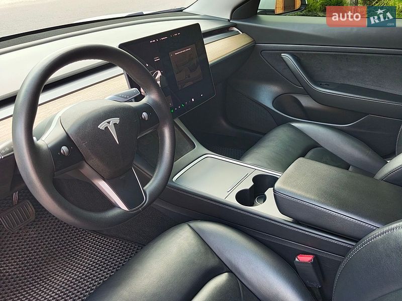 Седан Tesla Model 3 2020 в Миколаєві