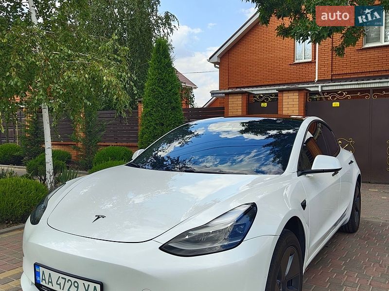 Седан Tesla Model 3 2020 в Миколаєві