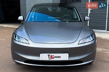 Седан Tesla Model 3 2024 в Києві