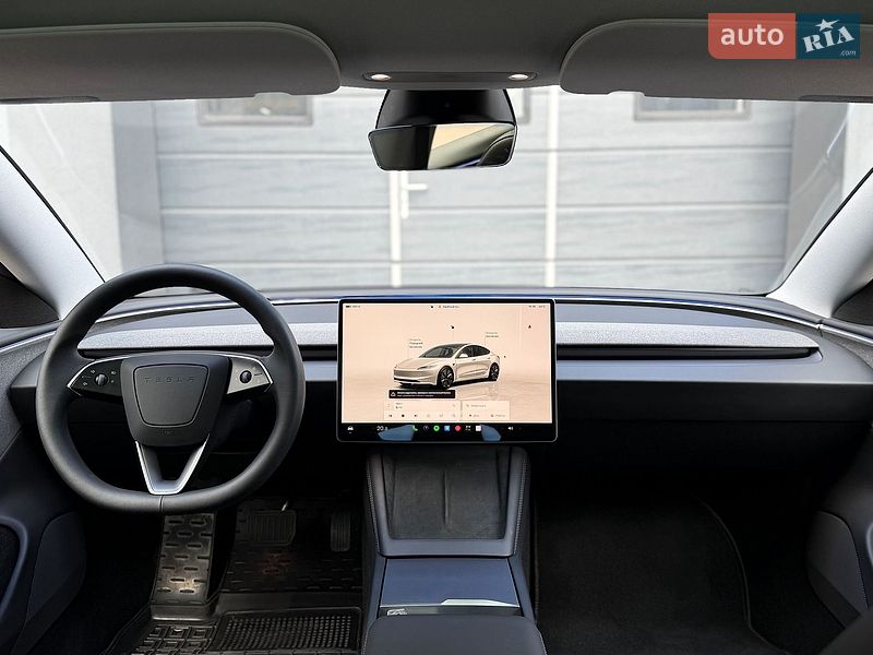 Седан Tesla Model 3 2024 в Києві