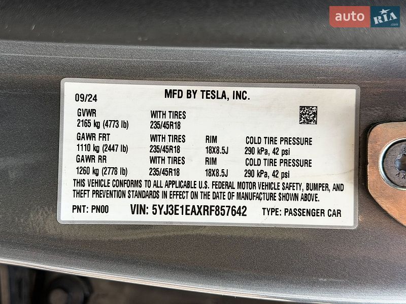 Седан Tesla Model 3 2024 в Києві