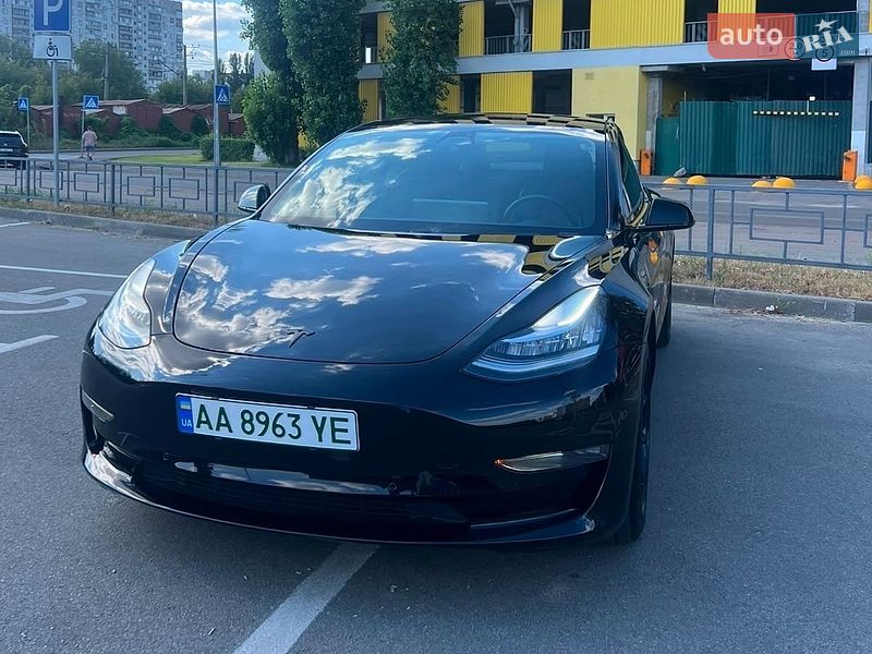 Седан Tesla Model 3 2018 в Києві