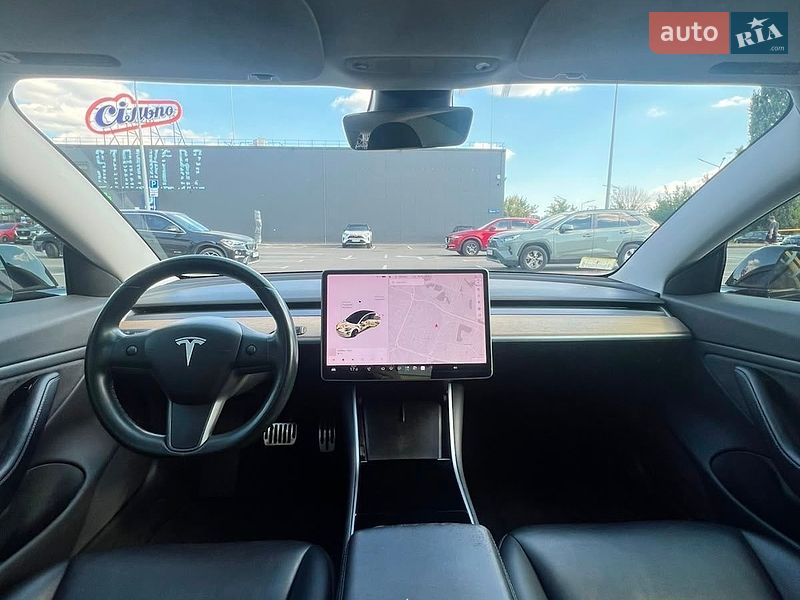 Седан Tesla Model 3 2018 в Києві