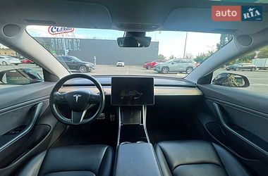 Седан Tesla Model 3 2018 в Києві