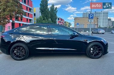 Седан Tesla Model 3 2018 в Києві