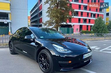 Седан Tesla Model 3 2018 в Киеве