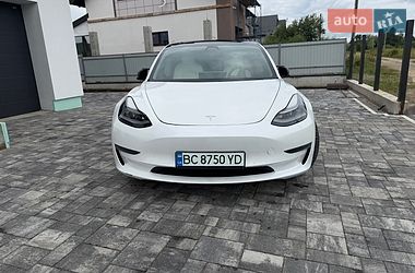 Седан Tesla Model 3 2021 в Яворові