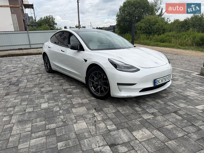 Седан Tesla Model 3 2021 в Яворове