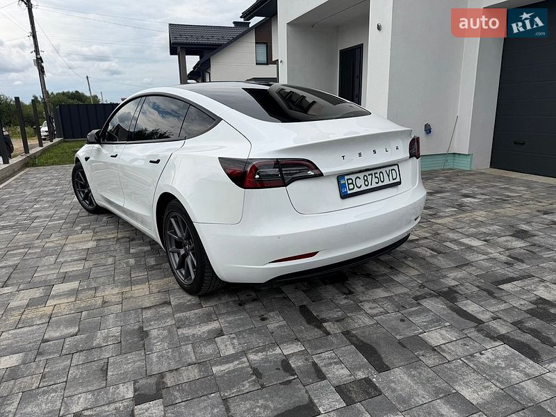 Седан Tesla Model 3 2021 в Яворове