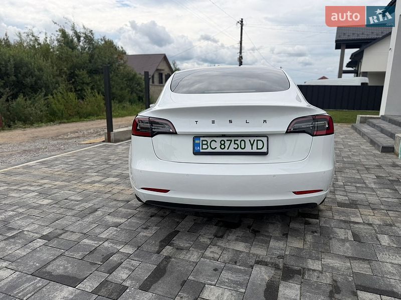 Седан Tesla Model 3 2021 в Яворові
