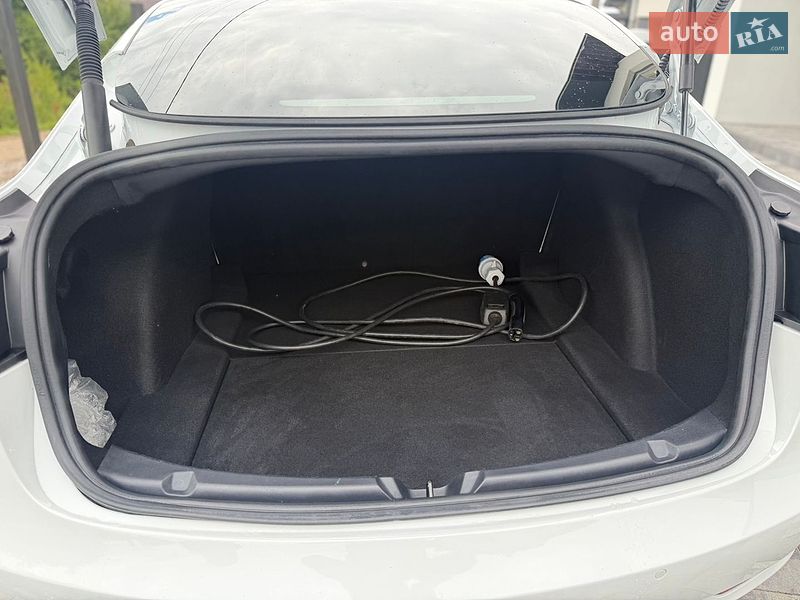 Седан Tesla Model 3 2021 в Яворове