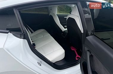 Седан Tesla Model 3 2021 в Яворове