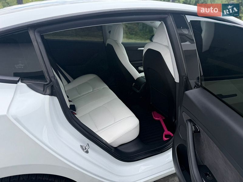 Седан Tesla Model 3 2021 в Яворове