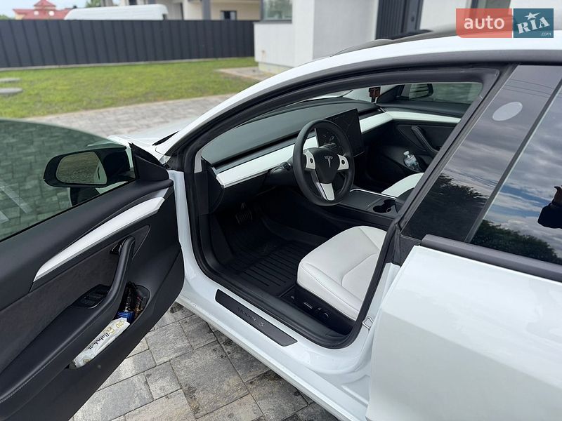 Седан Tesla Model 3 2021 в Яворове