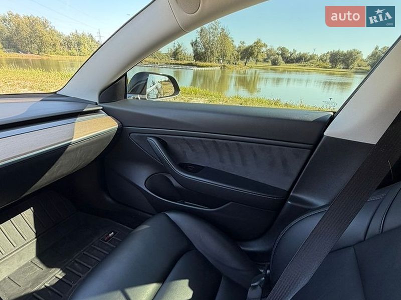 Седан Tesla Model 3 2020 в Кам'янці-Бузькій