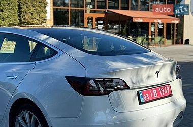 Седан Tesla Model 3 2019 в Луцке