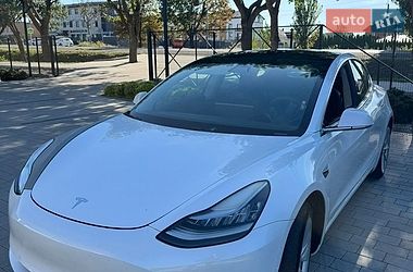 Седан Tesla Model 3 2019 в Луцке