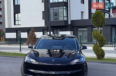 Седан Tesla Model 3 2025 в Долине