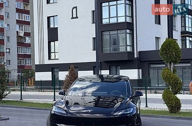 Седан Tesla Model 3 2025 в Долине