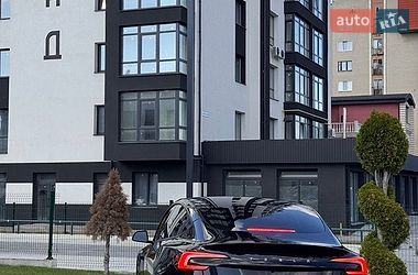 Седан Tesla Model 3 2025 в Долине