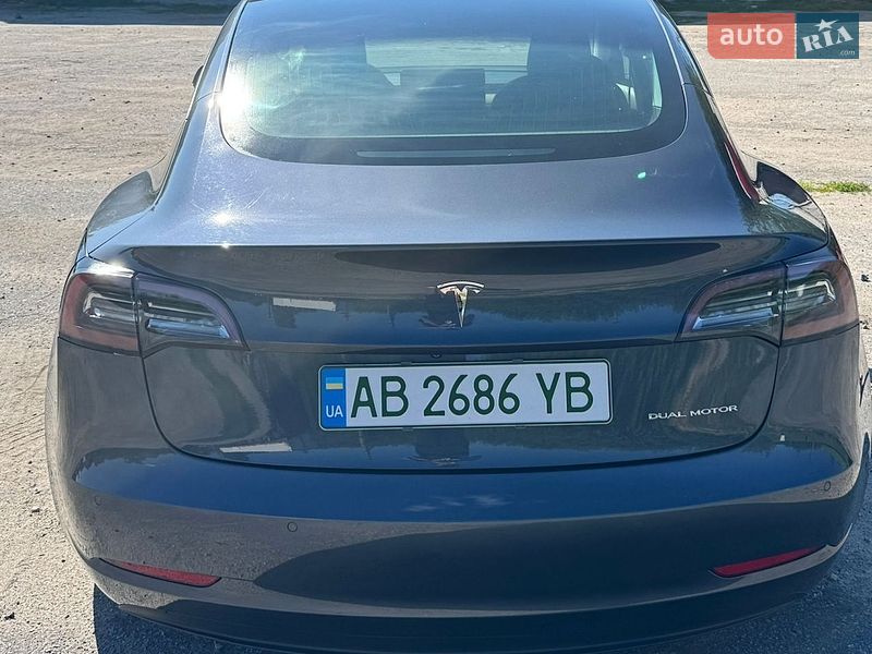 Седан Tesla Model 3 2019 в Виннице