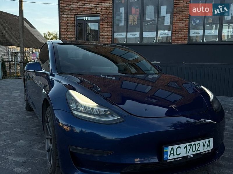 Седан Tesla Model 3 2019 в Камені-Каширському