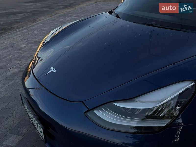 Седан Tesla Model 3 2019 в Камені-Каширському