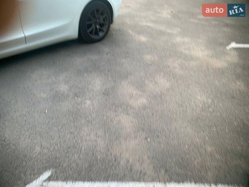 Седан Tesla Model 3 2018 в Николаеве